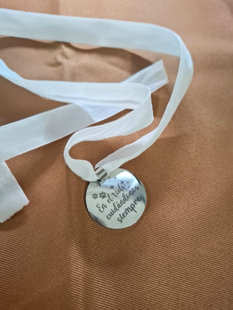 Medalla de ramo personalizada para novias